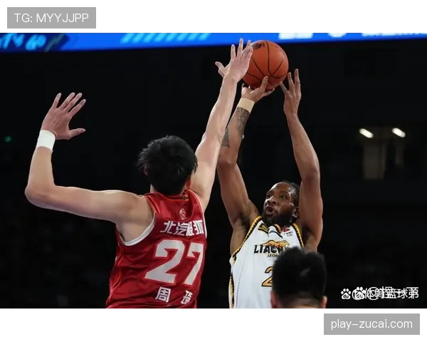 哈维三分8中4贡献12分 辽宁队外线投射短板得到有效弥补